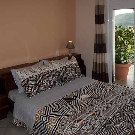 D & K Guest House Makrirrakhi Экстерьер фото