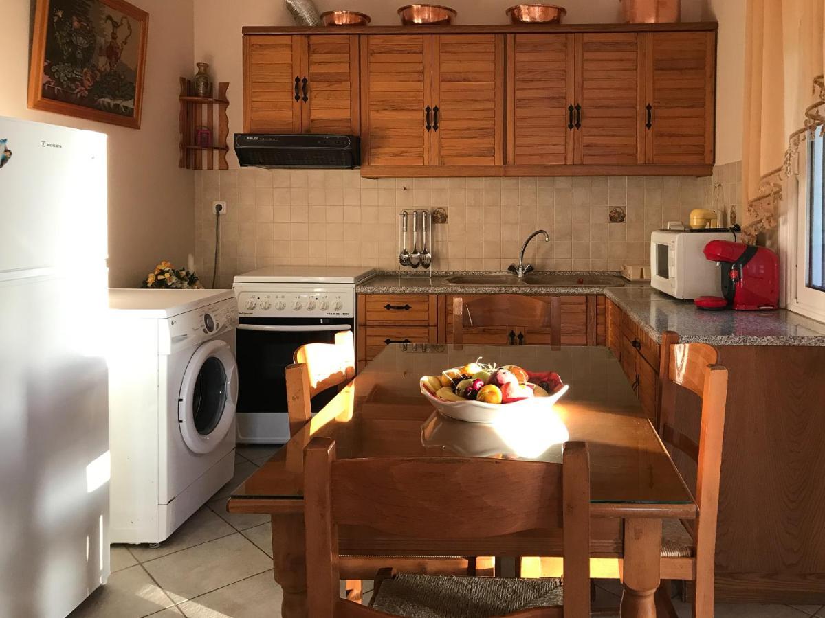D & K Guest House Makrirrakhi Экстерьер фото
