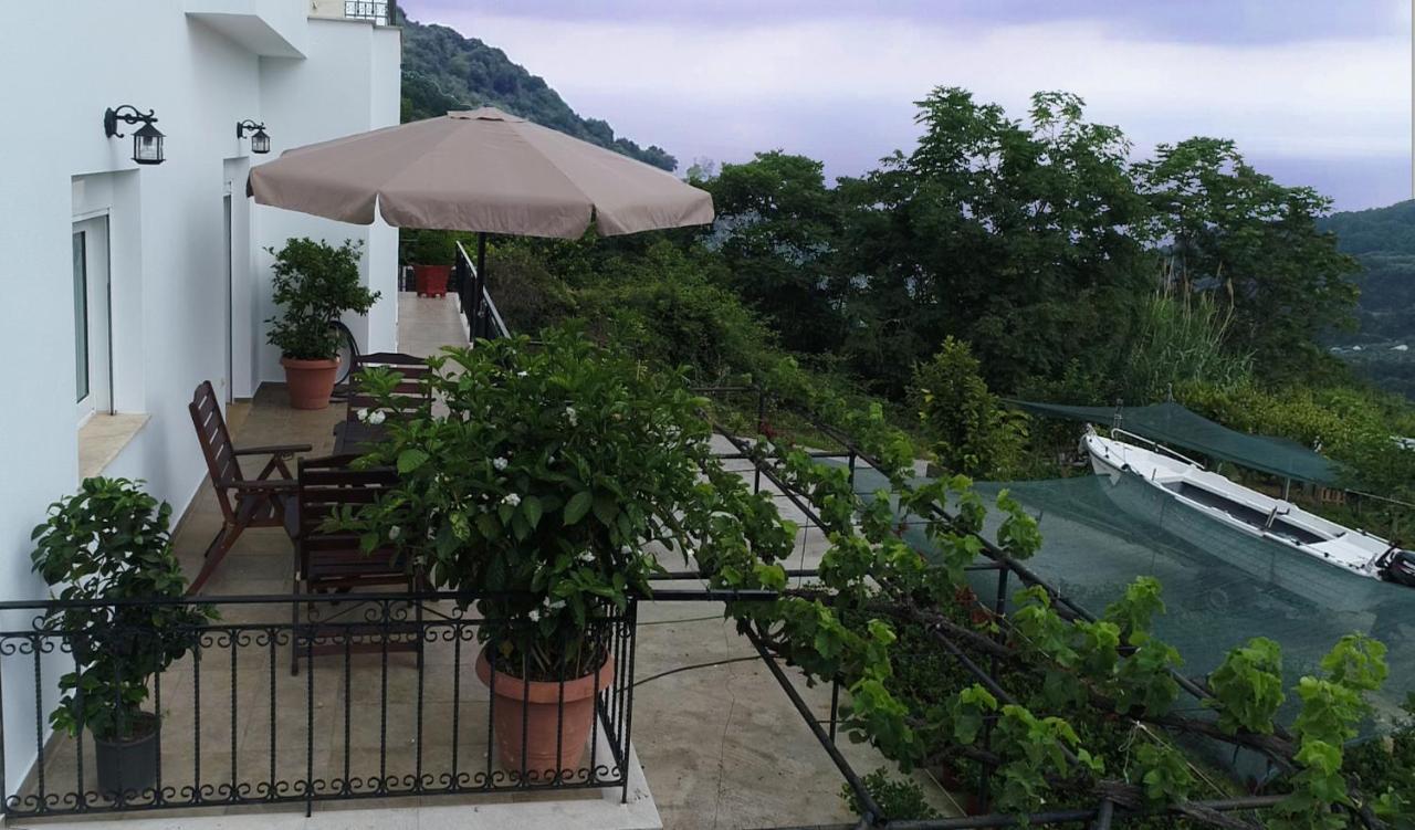 D & K Guest House Makrirrakhi Экстерьер фото